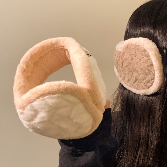 Show Mind-Contrast Trim Fluffy Earmuffs