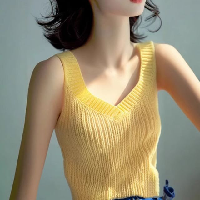 Muezz-Sleeveless V-Neck Plain Ribbed Knit Top