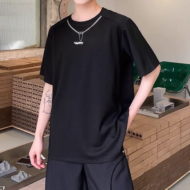 Bjorn-Elbow-Sleeve Crew Neck Plain Chained T-Shirt