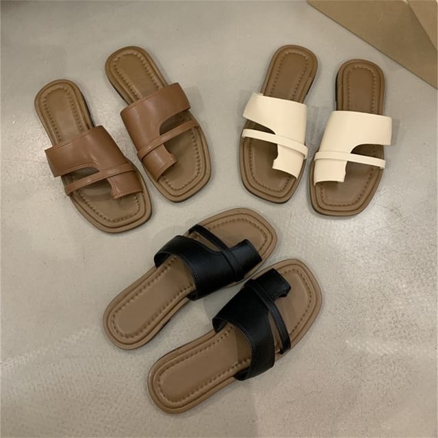 Karlao-Toe Loop Flat Slide Sandals