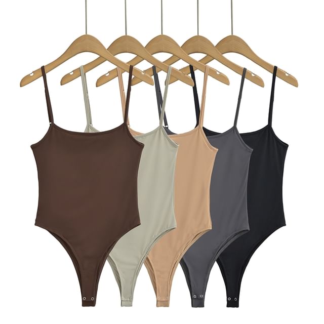 Ulark-Spaghetti Strap Plain Bodysuit Top