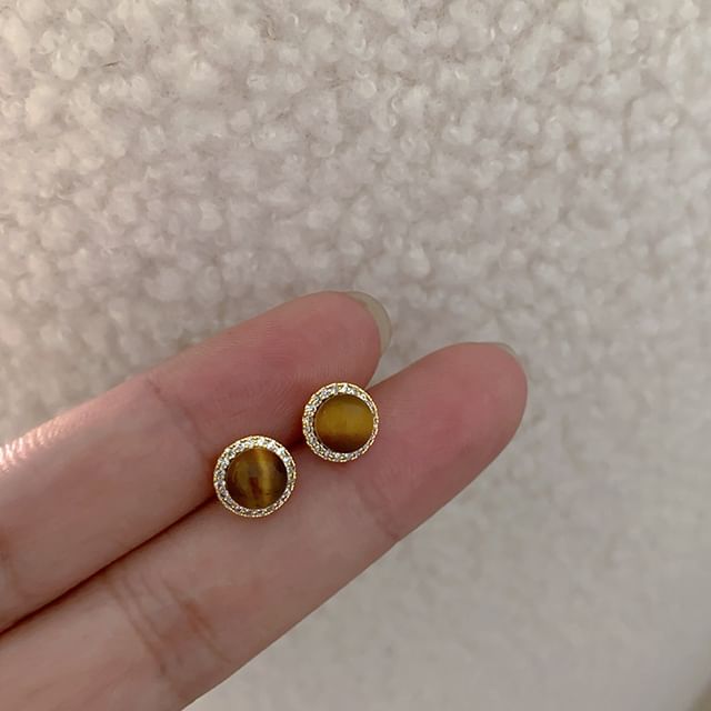 Panda Dama-Gemstone Ear Stud