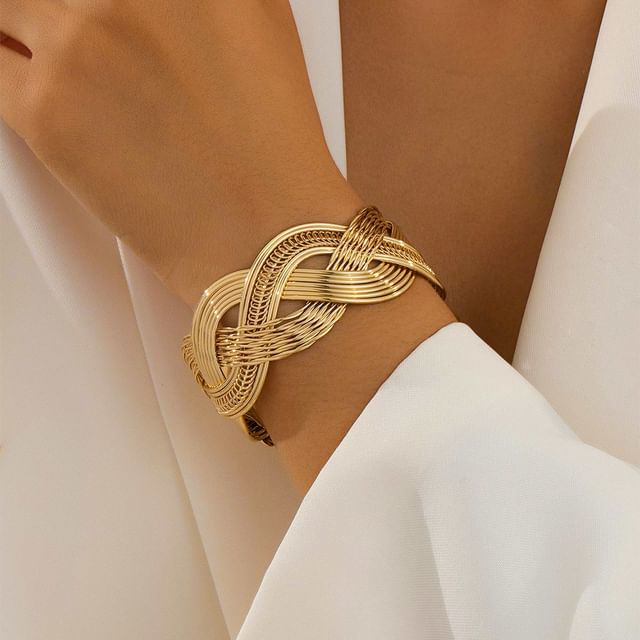 Gemsha-Knot Open Bangle