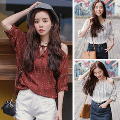 Frigga - Bluse mit Cutouts an den Schultern und Schluppe Frigga - Bluse mit Cutouts an den Schultern und Schluppe