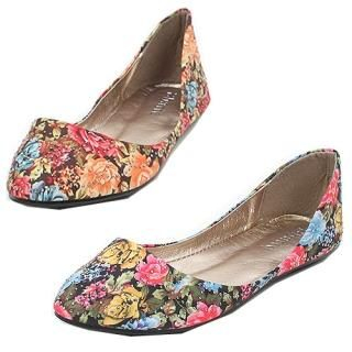 Miss Hong - Floral-Print Studded Flats | YesStyle