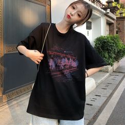 CRIBI - Elbow-Sleeve Graphic Print T-Shirt CRIBI - Elbow-Sleeve Graphic Print T-Shirt