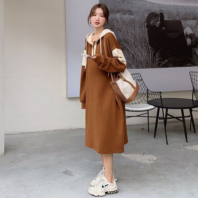 Tzarkozy Long-Sleeve V-Neck Two-Tone Midi Hoodie Dress YesStyle