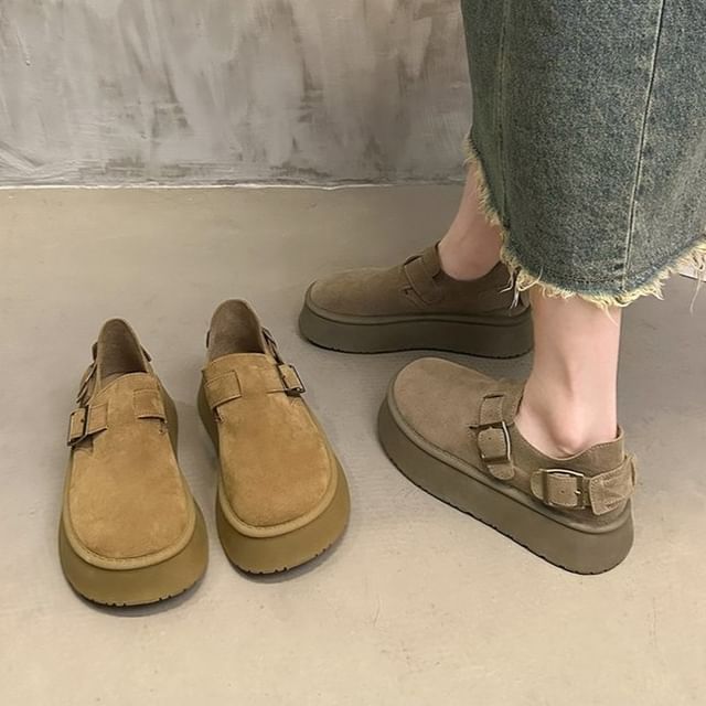 Gordong-Buckled Platform Slip Ons