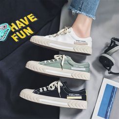 YERGO - Lettering Canvas Sneakers YERGO - Lettering Canvas Sneakers