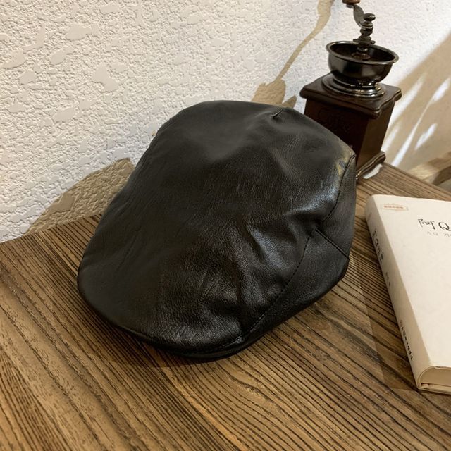 FROME-Plain Faux Leather Flat Cap