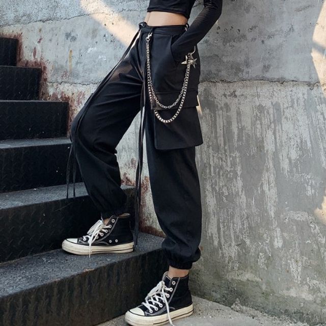 Cargo Pants with Marble Chain - Black #what #to #wear #with #black #cargo # pants #whattowearwithblackcargopan… | Tomboy style outfits, Retro outfits,  Trendy outfits