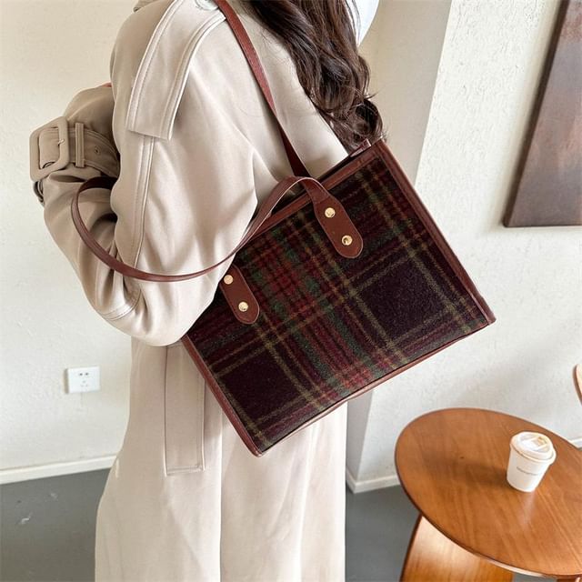 Indenis-Plaid Tote Bag