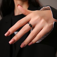 Athora - Roman Numeral Ring Athora - Roman Numeral Ring