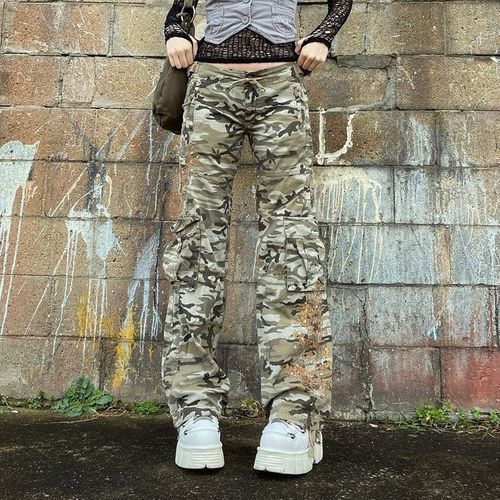 Wholesale J&H 2022 new arrivals hots sale camo joggers for women high waist  camouflage cargo pants slim fit high street style From m.