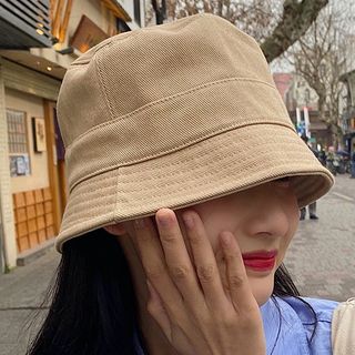 pompabee bucket hat