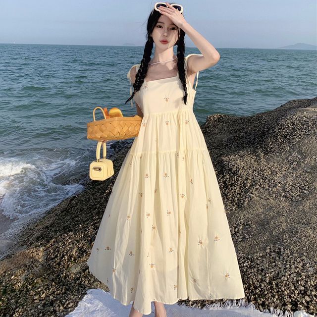 chinese dress ladies Green Floral Printed Square Neck Ruffle Sleeve Tiered Smocked Back Max   SSYS