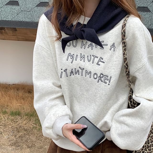 Iduna-Round Neck Lettering Pullover