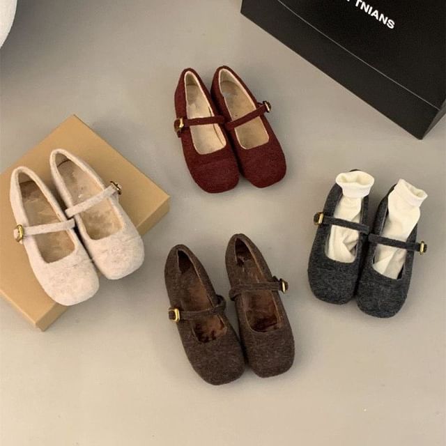 Asterisk-Fleece Plain Flats