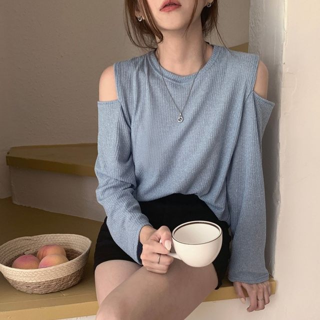 Odestra-Cold-Shoulder Long-Sleeve Plain Ribbed Tee