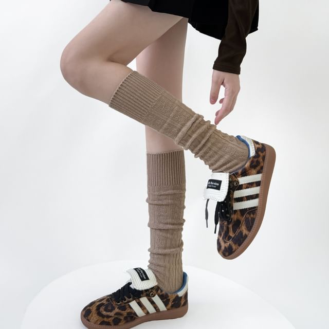 Gentiana-Plain Ribbed Tall Socks