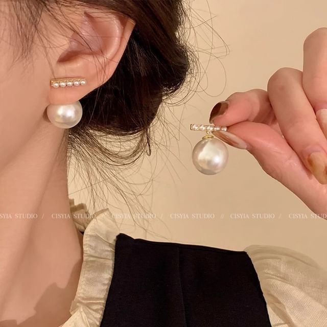 Chimerro-Faux Pearl Ear Stud