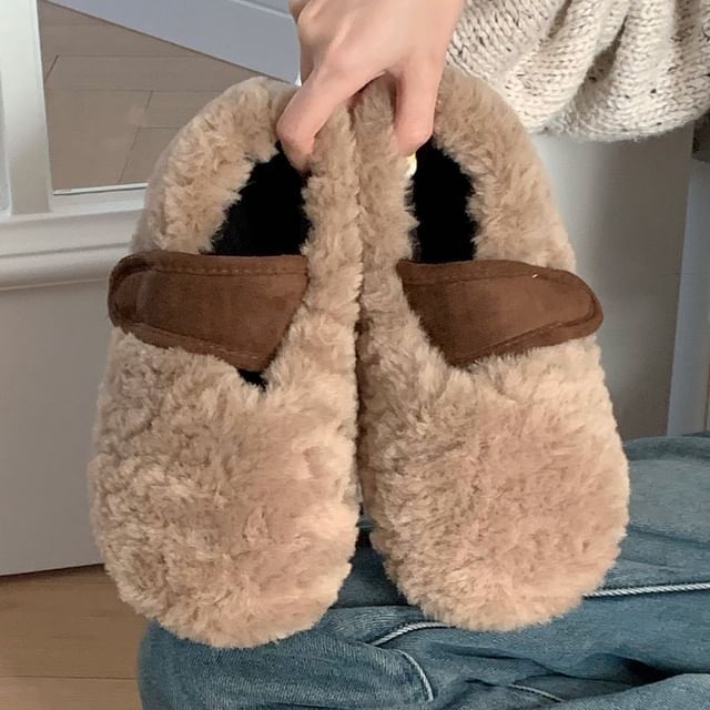 Honkizz-Adhesive Strap Two Tone Fleece Slip-Ons