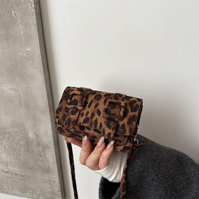Mulgam-Leopard Patterned Buckled Flap Crossbody Bag