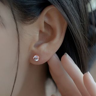 Hansha-Crystal Ear Stud