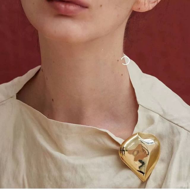 Sharkkira-Metal Plain Brooch