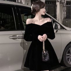 Sodoo - Long-Sleeve Cold Shoulder A-Line Dress