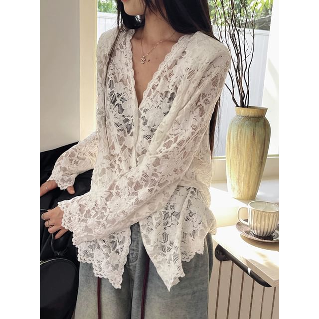 Essere-Long Sleeve V-Neck Plain Lace Blouse