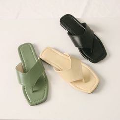 Wifky - Thong Pleather Flip-Flops Wifky - Thong Pleather Flip-Flops