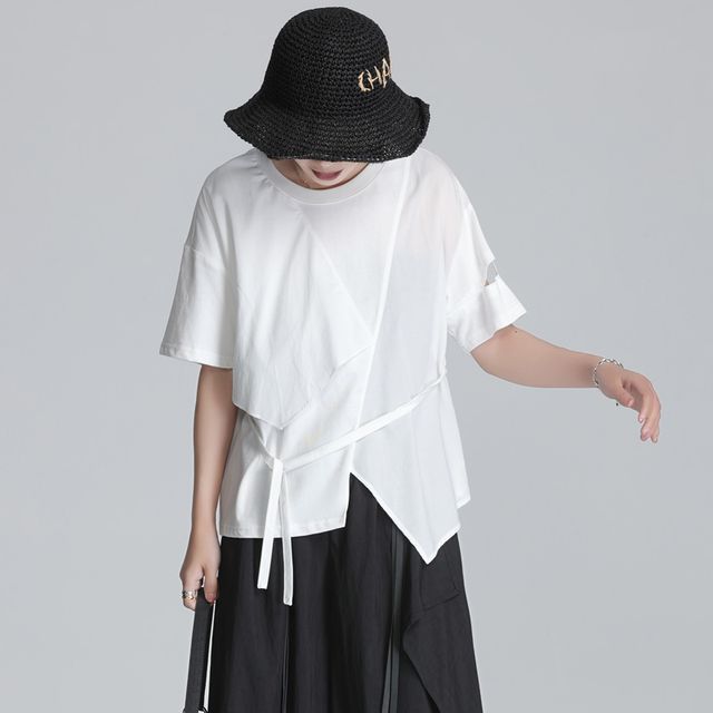 SIMPLE BLACK-Short Sleeve Asymmetrical Panel Tee