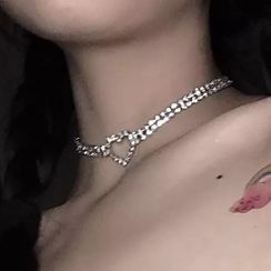 Kulala - Collier ras du cou à coeur en strass – taille unique Kulala - Collier ras du cou à coeur en strass – taille unique