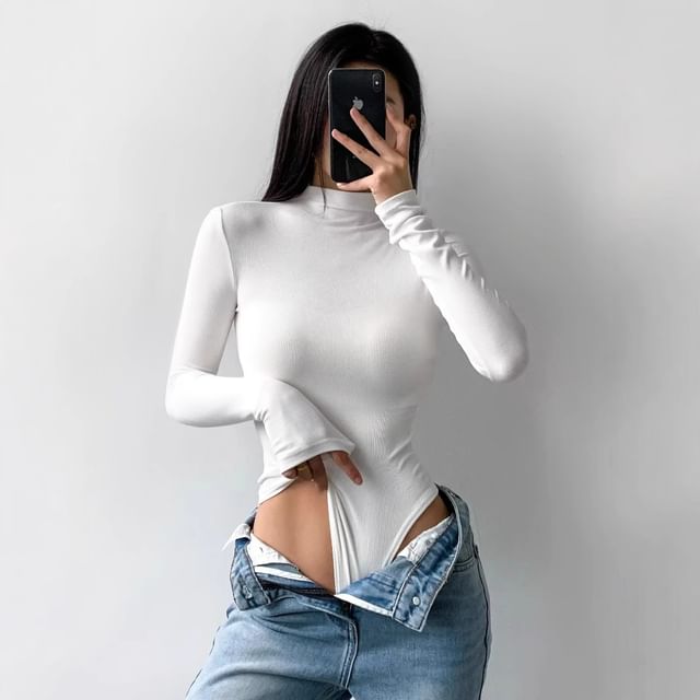 Asiris-Long-Sleeve Mock Neck Plain Ribbed Bodysuit Top
