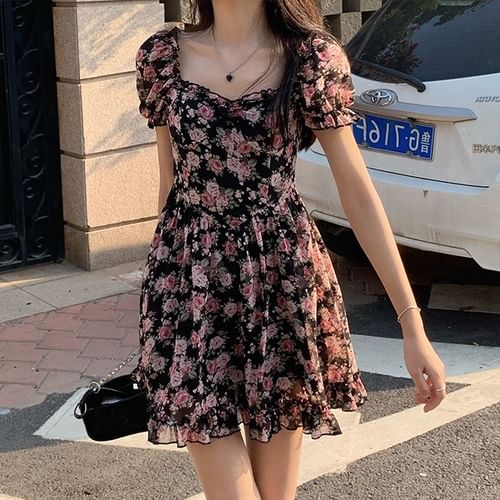 eyeye★大人気 FLOWER PUFF MINI DRESS_2色 She & Sky Puff Sleeve 3D Flower Mesh Mini Easter Dress