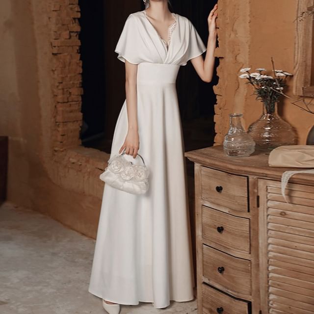 DreesHouse-Short-Sleeve V-Neck Plain Lace Panel Satin A-Line Wedding Gown