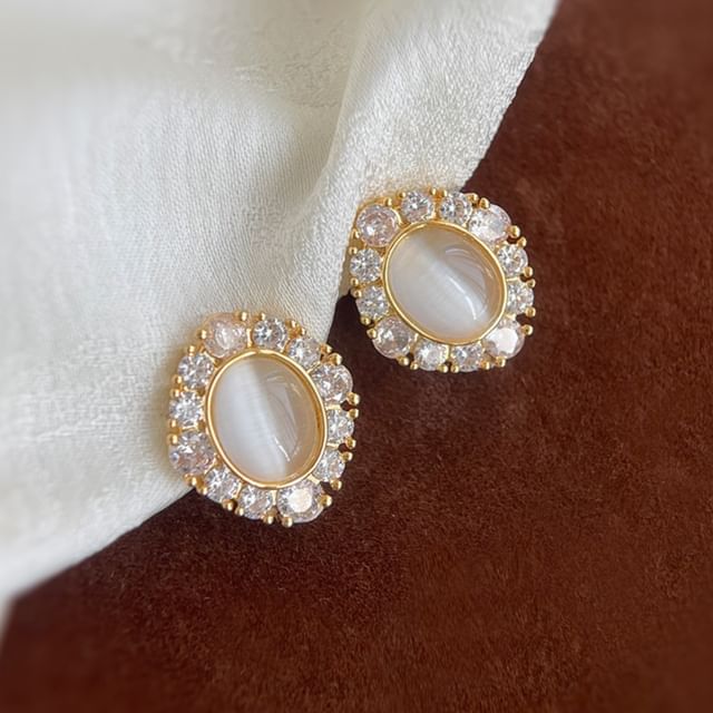 Chimerro-CZ Bezel Stud Earring Clip On Earring