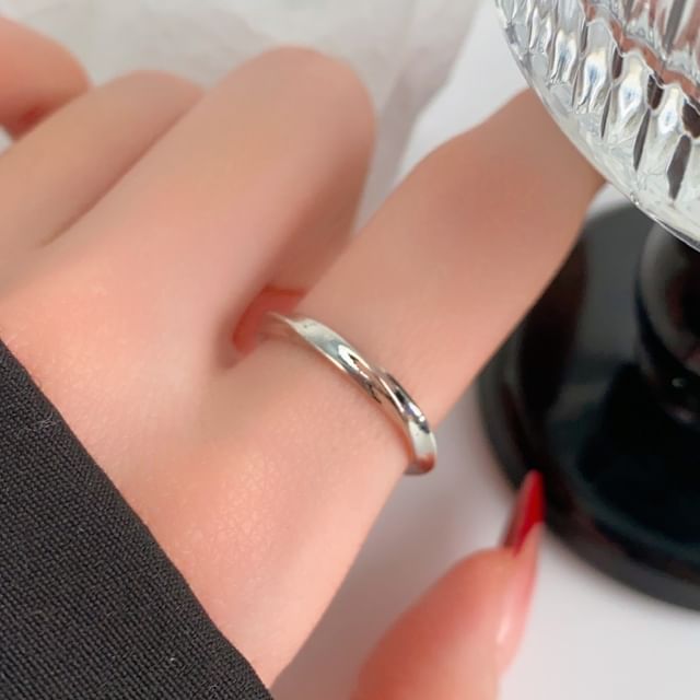 Betsuno-Twisted Open Ring