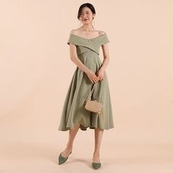 TANSSHOP - Cold Shoulder Short-Sleeve Midi A-line Dress