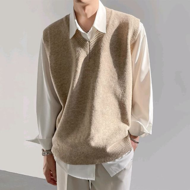 GRAYCIOUS-V-Neck Plain Sweater Vest