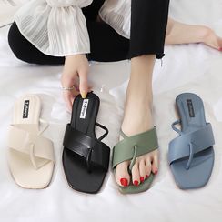 Putcho - Faux Leather Flip-Flops Putcho - Faux Leather Flip-Flops