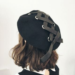 beret with lace