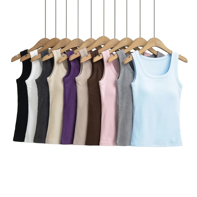 Asiris-Scoop Neck Plain Padded Tank Top