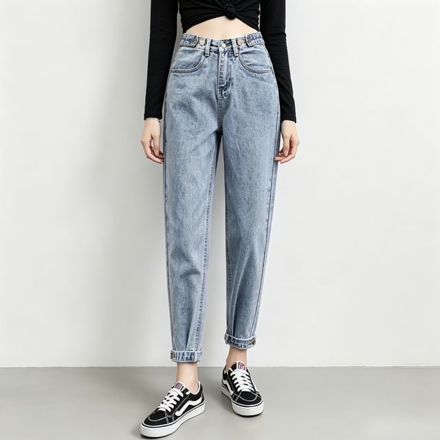 Denimot-M Mid Rise Cropped Tapered Jeans