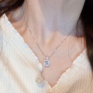 Gemsha-Square Rhinestone Pendant Necklace