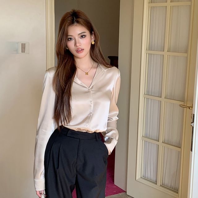 Omibayo-Long-Sleeve Collared V-Neck Plain Button Up Blouse