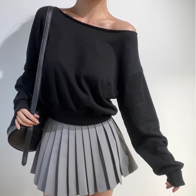 Sinora-Off Shoulder Long Sleeve Plain Cropped Pullover