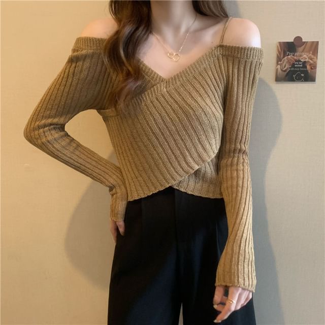 Sisyphi-Cold-Shoulder Long-Sleeve Plain Ribbed Knit Top