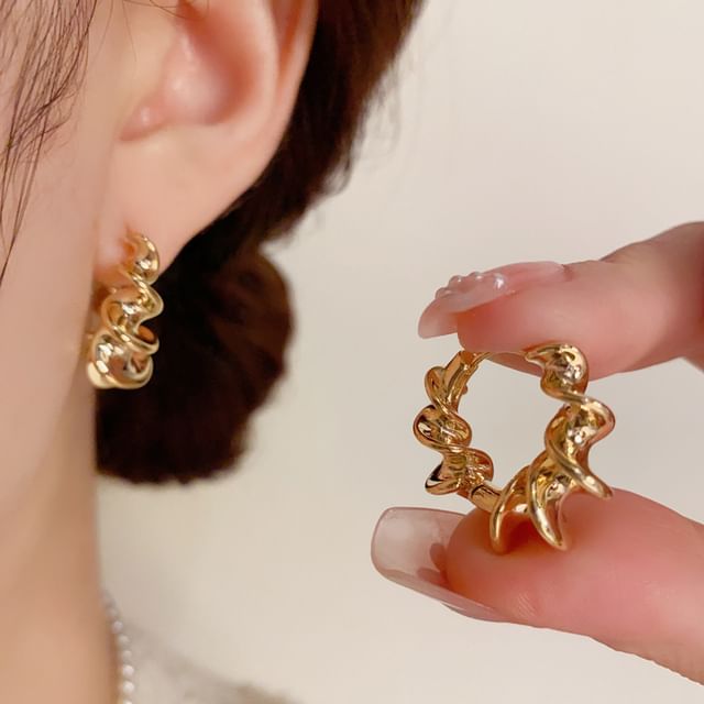 Chimerro-Twisted Alloy Hoop Earring